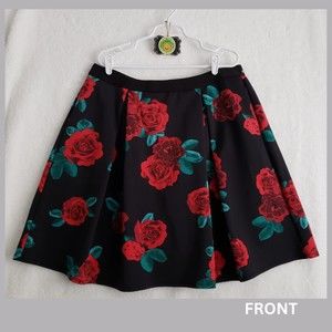 Lane Bryant Black Green Red Rose Floral Flared Skirt Size 18/20 With Pockets